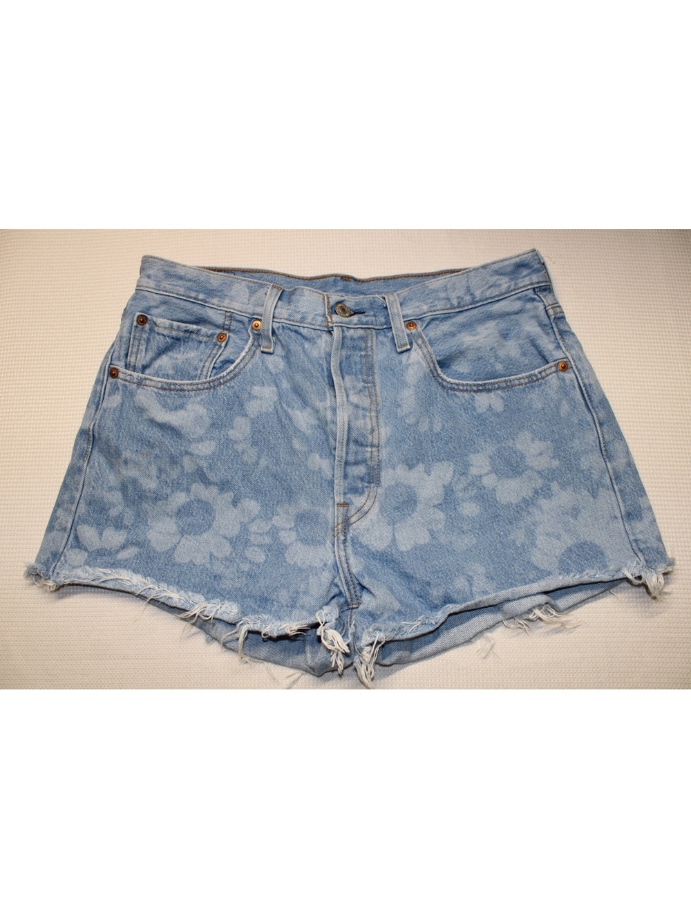 Levi’s 501 Denim Shorts with Floral Pattern Size 31